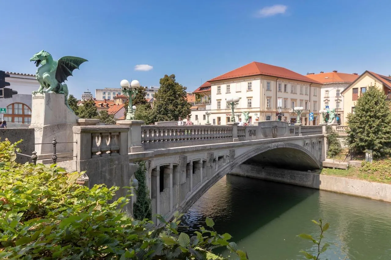 Levstikova Two-Bedroom Apartment Ljubljana 0*,